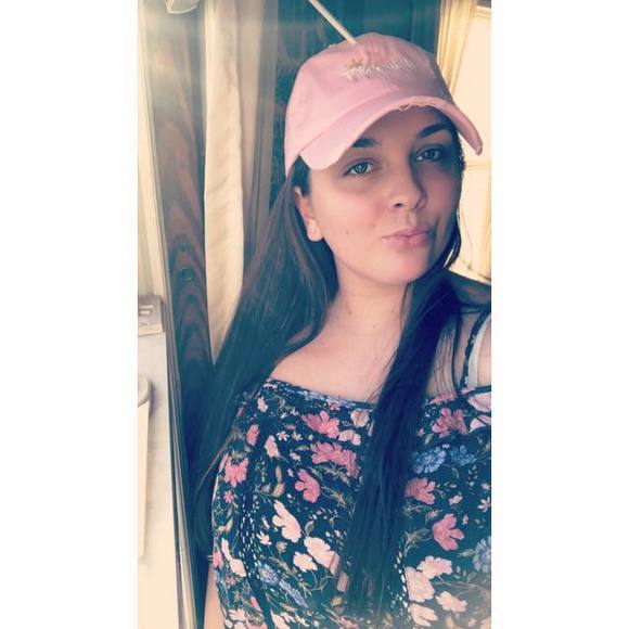 Meet your Posher, Danielle - Picture 1 of 1